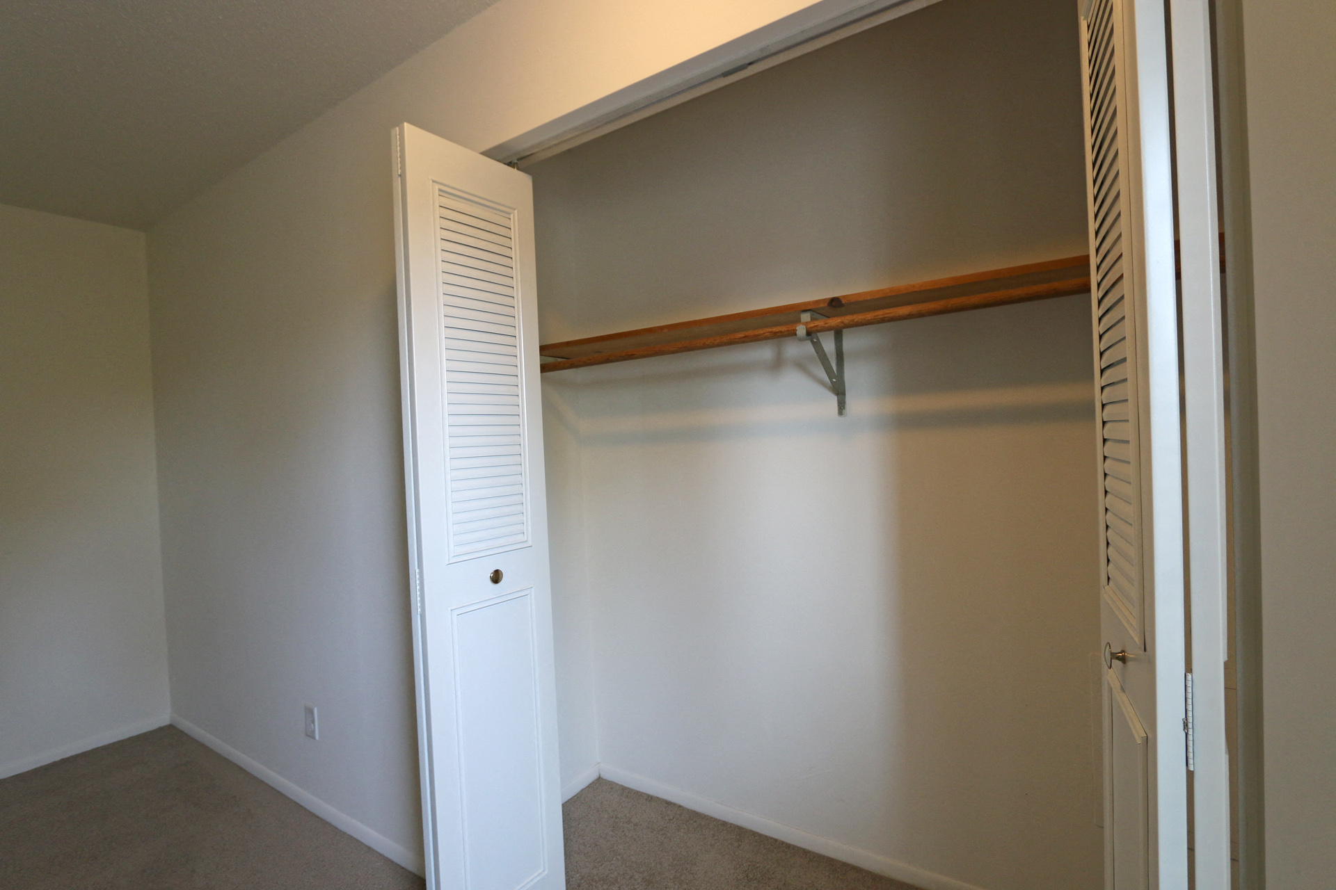 Cedar Manor Apartments Image 13